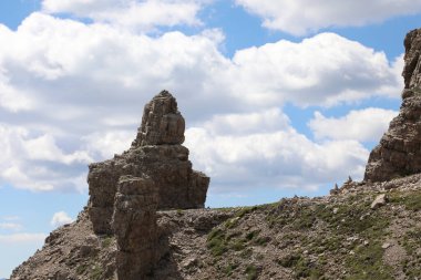 Kuzey İtalya 'daki Pale di San Martino adlı Dolomitlerin dağ grubundaki İtalyan Alplerinin panoraması.