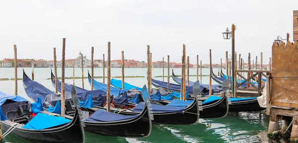 Kikötött Gondolák Medencében Szent Márk Tér Közelében Velence Észak Olaszországban — Stock Fotó