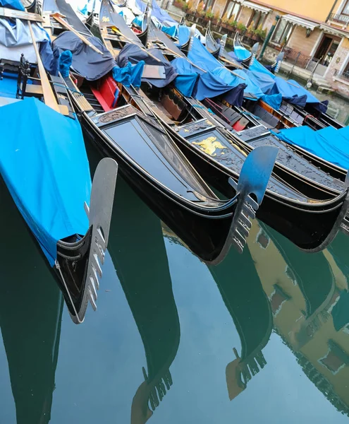 Barcos Góndolas Venecia Norte Italia Sin Personas Durante Cierre Patronal —  Fotos de Stock