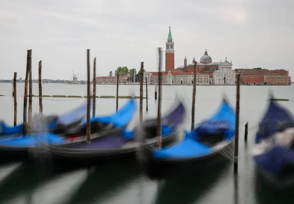 Georgskirche Venedig Italien Und Bewegte Gondeln Auf Dem Wasser — Stockfoto