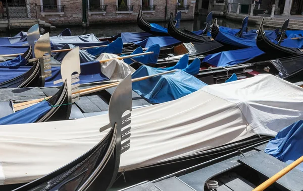 Many Gondole Boats Venice People Due Lockdown Italy — Stock Photo, Image
