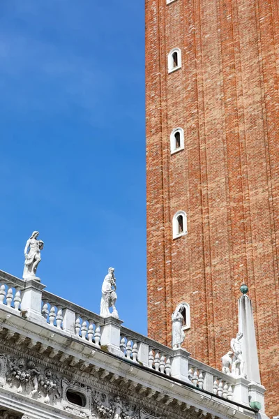 Bell Saint Mark Posągi Wenecji Północnych Włoszech — Zdjęcie stockowe