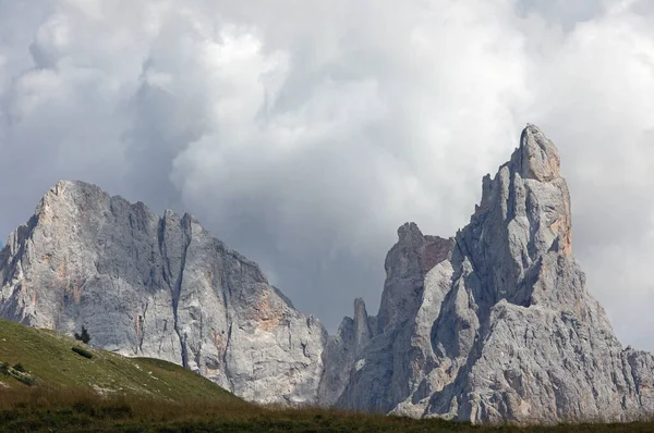 Nuvens Cobrindo Topo Montanha Das Dolomitas Chamado Cimon Della Pala — Fotografia de Stock