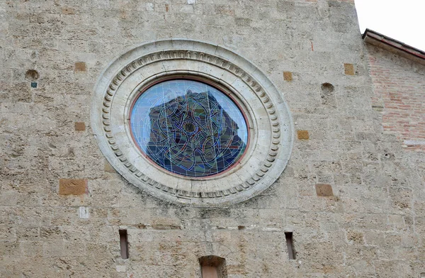 Reflekter Kirken Middelalderlandsbyen San Gimignano Nær Siena Midt Italia – stockfoto