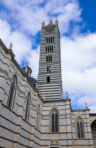 Oude Klokkentoren Van Kathedraal Van Siena Regio Toscane Italië — Stockfoto