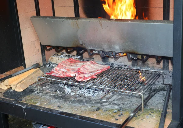 Barbecue Aux Saucisses Côtes Porc Cuites Sur Les Embaumes — Photo