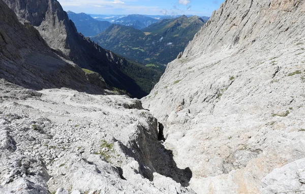 Gully Vale Nas Dolomitas Montanhosas Dos Alpes Europeus Norte Itália — Fotografia de Stock
