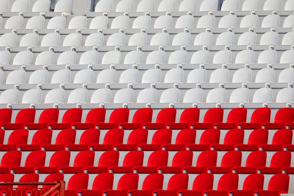 Asientos Vacíos Rojos Blancos Estadio Sin Personas —  Fotos de Stock