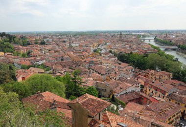 Kuzey İtalya 'da Veneto Bölgesi' nde Verona Şehri Panoramik Görünümü