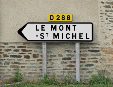 Fransa 'daki Mont Saint Michel Manastırı' na gitmek için metin oku