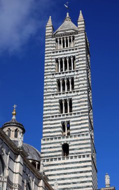 İtalya 'nın Toskana bölgesindeki Siena Katedrali' nin Antik Çan Kulesi