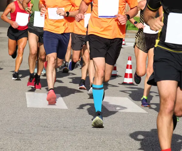 Group Athletes Runners Sports Outfit While Running Foot Race City — Stock Photo, Image