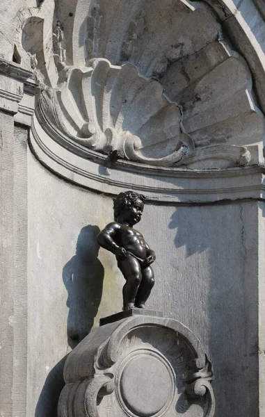 Brussels Belgium August 2022 Manneken Pis Fountain Small Statue Pissing — Stock Photo, Image