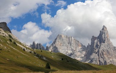 Kuzey İtalya 'da CIMON Della PALA adı verilen dağın zirvesinde insanlar yok