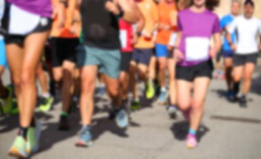 Kasıtlı olarak odak dışı birçok koşucu yarış sırasında ideal spor zemini olarak kullanılıyor.