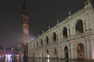 Vicenza, VI, İtalya - 15 Ocak 2023: Geceleri Kuzey İtalya 'da Vicenza City
