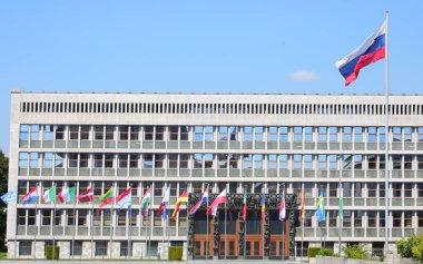 Ljubljana, L, Slovenya - 15 Ağustos 2023: Avrupa başkentinin Parlamento Binası Sloven Demokrasisinin Kalbi