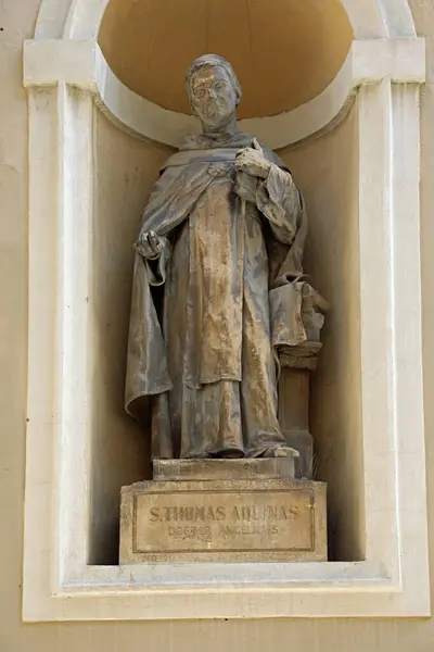 Ljubljana, L, Slovenya - 15 Ağustos 2023: Aziz Thomas Aquinas Heykeli