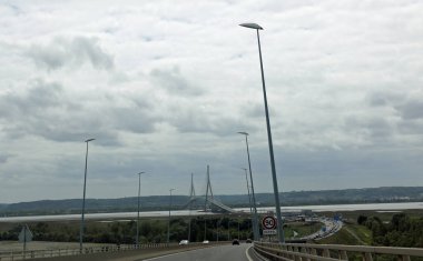 Le Havre, H, Fransa - 21 Ağustos 2022: Normandiya Köprüsü ayrıca Pont de Normandie olarak da bilinir.