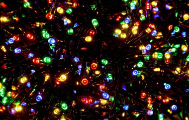 Bayramlarda dekorasyon için ışıklandırılmış LED ışıkları kutlamalar için parlak eğlenceli bir zemin olarak idealdir.