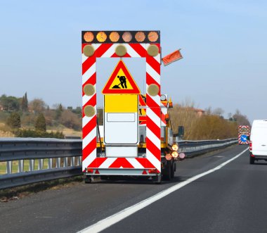 İşsiz otoyolda ustalıkla çalış.