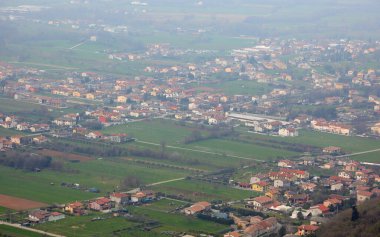 ovadaki evlerin ve ekili tarlaların panoramik kuş bakışı görüntüsü