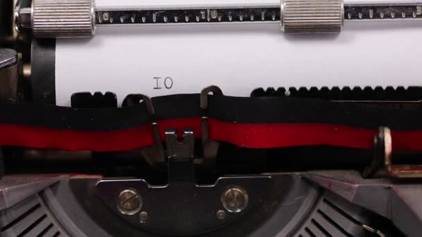 Secuencia Unos Ceros Código Binario Escrito Con Vieja Máquina Escribir — Vídeos de Stock