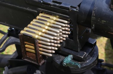 İtalya 'da I. Dünya Savaşı' nın tarihi otomatik makineli tüfeğinde birçok kurşun kullanıldı.