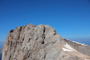 Marmolada 'nın yüksekliği deniz seviyesinden 3343 metre yüksektir. Ayrıca İtalya' daki Dolomitlerin Kraliçesi ve buzulun erime riski vardır.