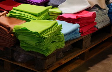 Sanatçılık projeleri için çeşitli renk ve dokuma ürünleri, hobiler ve satılık rahatlama DIY yaratıcılığı ve eğlencesi için mükemmel.