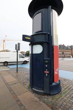 Turist ve vatandaşların potansiyel ihtiyaçlarını karşılamak için kente umumi tuvaletler kuruldu