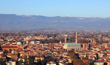 Kuzey İtalya 'daki VICENZA şehrinin tarihi anıtları ve tarihi binaları