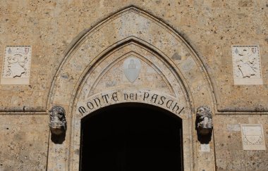 Siena, SI, İtalya - 20 Şubat 2023: MONTE DEI PASCHI DI SIENA veya MPS