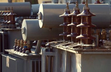 Elektrik santrallerinde kullanıldıktan sonra pek çok kullanım dışı trafolar kullanıldı.