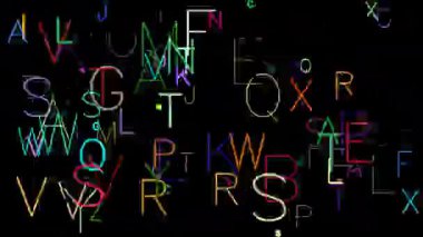 Videoda görünen ve karıştırılan alfabenin birçok harfi metnin bir çok rastgeleliğini ve okunursuzluğunu yaratıyor