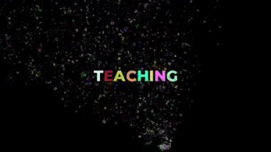 Video çerçevesi boyunca çeşitli renk ve boyutlarda rastgele harfler içeren öğretim metni