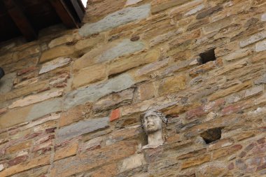 Orta İtalya 'nın Floransa şehrinde efsanevi bir kadın olan BERTA' nın surları.