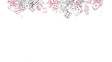 Birçok farklı iskambil kartının ekranın tepesinden sürekli ve rastgele düşmesi dinamik bir arka plan efekti yaratır