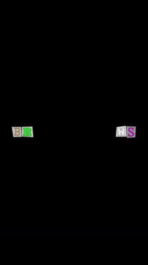 NEW 'İN büyük metin kırma sağ ve sol kesme harfleri ile oluşturulan farklı arkaplan ve boyutlar dikey düzende bir siyah arka plan üzerine yapıştırılmış