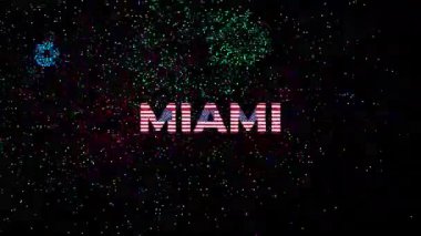 MIAMI büyük metin çok sayıda Amerikan Bayrakları ile oluşturuldu Kara arkaplan havai fişek gösterimi ile