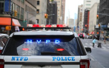 New York, New York, ABD - 27 Ağustos 2025: New York Polis Departmanı New York Bulvarı 'nda