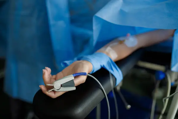 Ameliyat sırasında oksijen doygunluğunun ölçüsü. Yüksek kalite fotoğraf