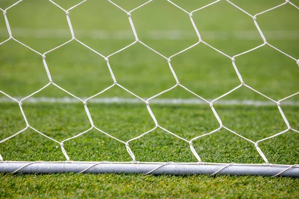 Ağ, futbol sahasının kalesinde. Yüksek kalite fotoğraf