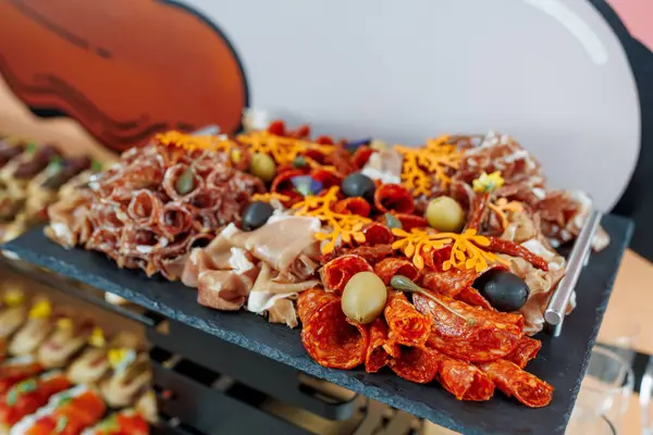 Şölende açık büfe, çeşitli yiyecekler. Yüksek kalite fotoğraf