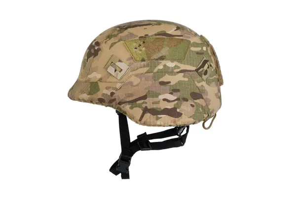 Kamuflaj askeri miğfer beyaz arka plan. Yüksek kalite fotoğraf