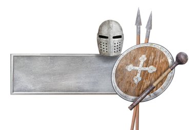Başlıklı metal çerçeve mızrak ve beyaz üzerine izole edilmiş ahşap kalkan