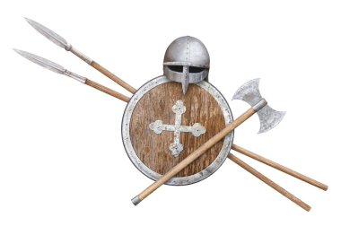 Viking 'in miğfer baltası ahşap kalkanı metal haçla süslenmiş ve iki mızrak beyaza saplanmış.