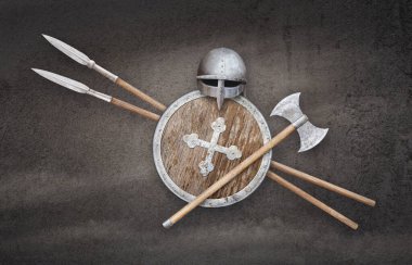 Demir haçla süslenmiş Viking miğferi balta kalkanı ve Grunge arka planında iki mızrak.