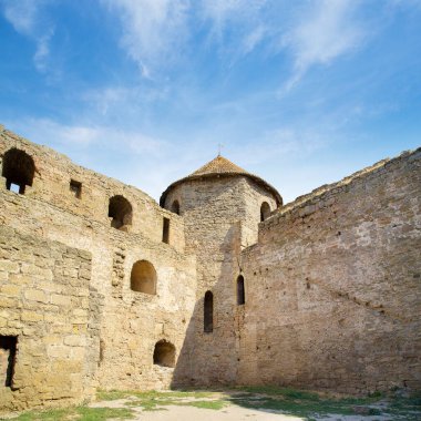 Ukrayna 'daki Belgorod Dnestrovskiy' deki eski Ceneviz kalesinin kulesi