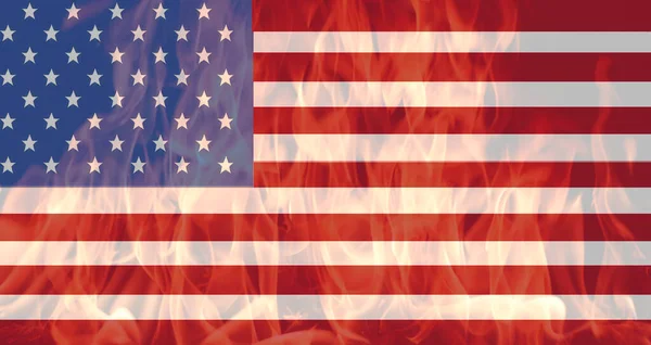 Flagge Der Vereinigten Staaten Von Amerika Über Den Flammen Stockbild
